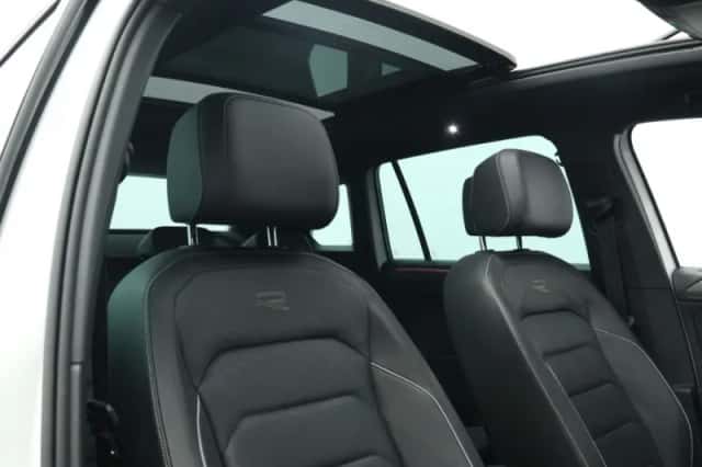 Volkswagen Tiguan (2022) thumbnail 4
