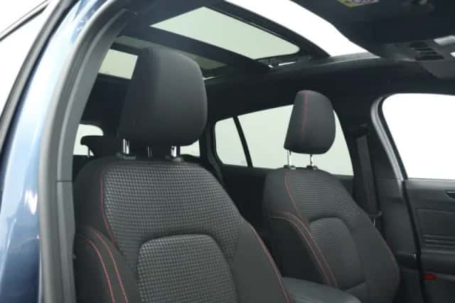 Ford Focus (2023) thumbnail 3