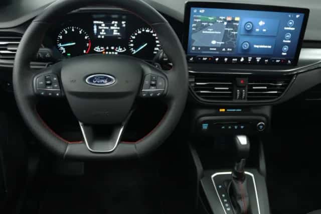 Ford Focus (2023) thumbnail 4