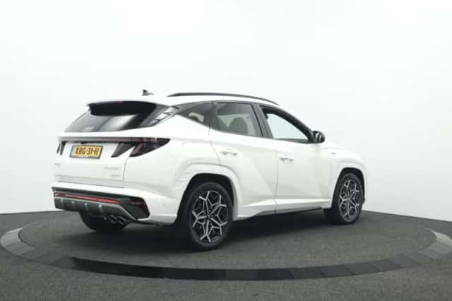 Hyundai Tucson (2022) thumbnail 2