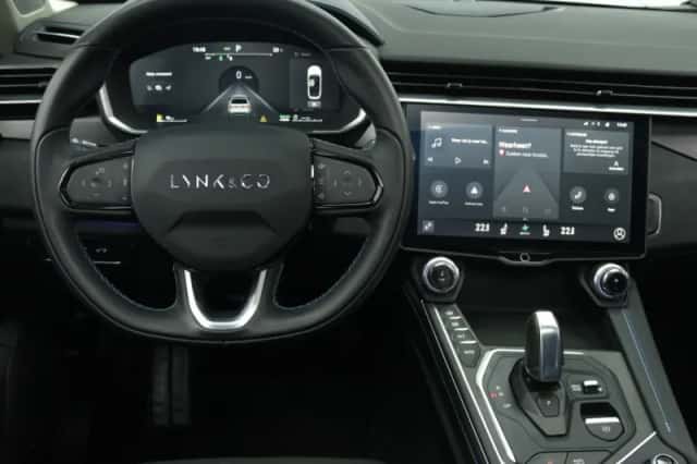 Lynk & Co 01 (2023) thumbnail 3