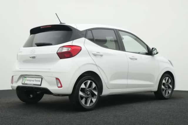Hyundai i10 (2025) thumbnail 2