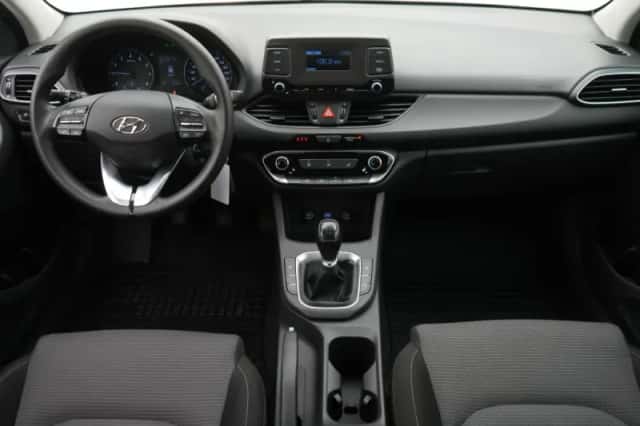 Hyundai i30 (2023) thumbnail 3