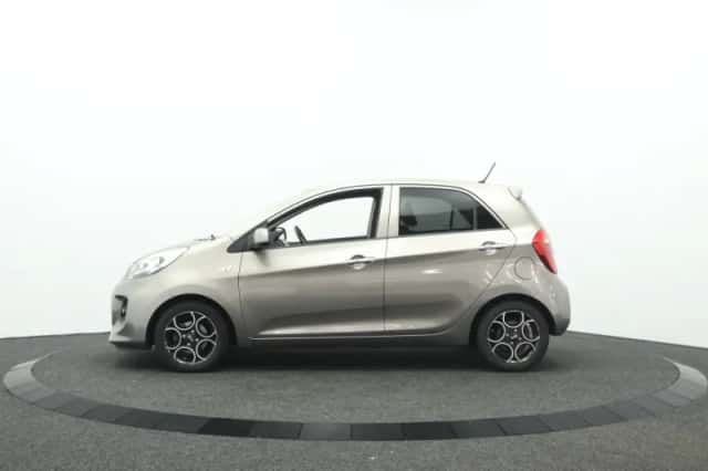 Kia Picanto (2015) thumbnail 6