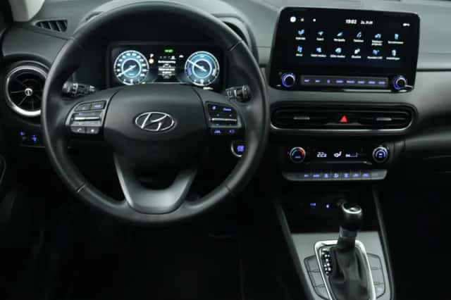 Hyundai Kona (2022) thumbnail 3