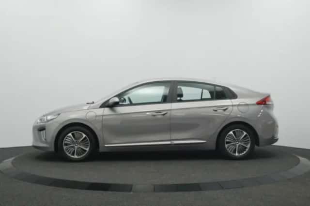 Hyundai Ioniq (2022) thumbnail 6