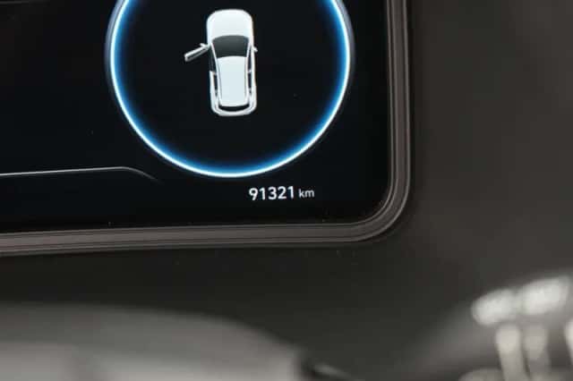 Hyundai Kona (2022) thumbnail 4