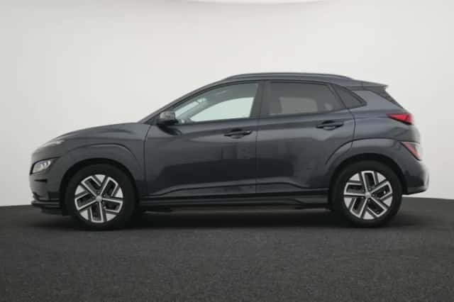 Hyundai Kona (2022) thumbnail 5