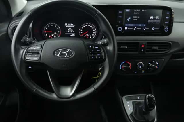 Hyundai i10 (2023) thumbnail 3