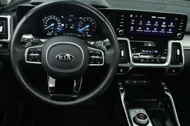 Kia Sorento (2021) thumbnail 4