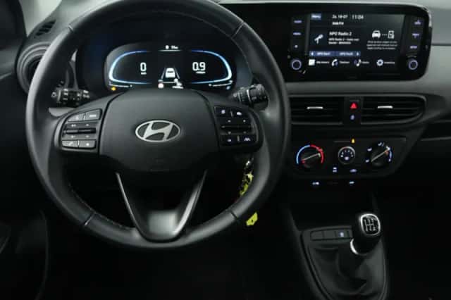 Hyundai i10 (2024) thumbnail 3
