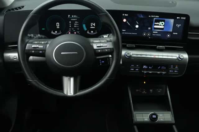 Hyundai Kona (2024) thumbnail 3