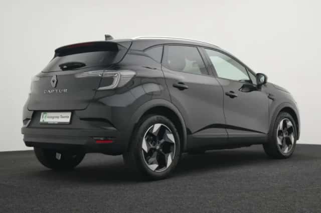 Renault Captur (2025) thumbnail 2