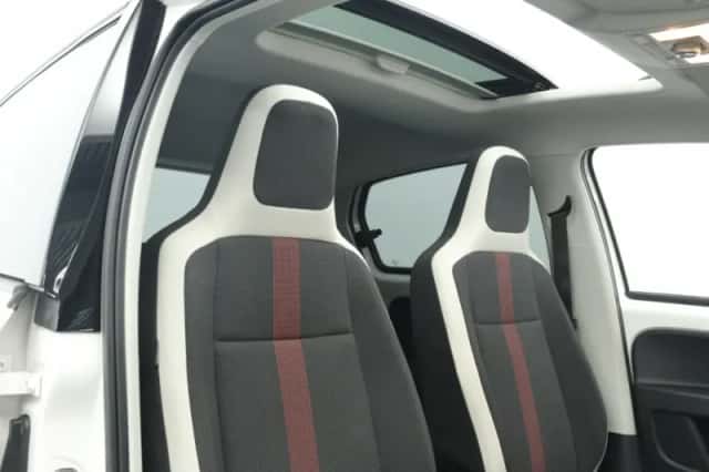 Volkswagen Up! (2019) thumbnail 3