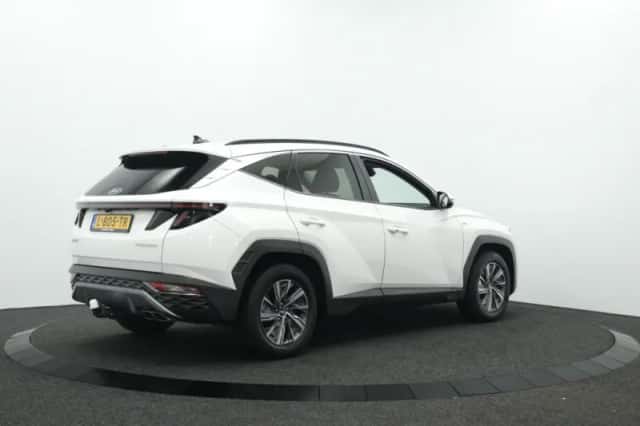Hyundai Tucson (2021) thumbnail 2