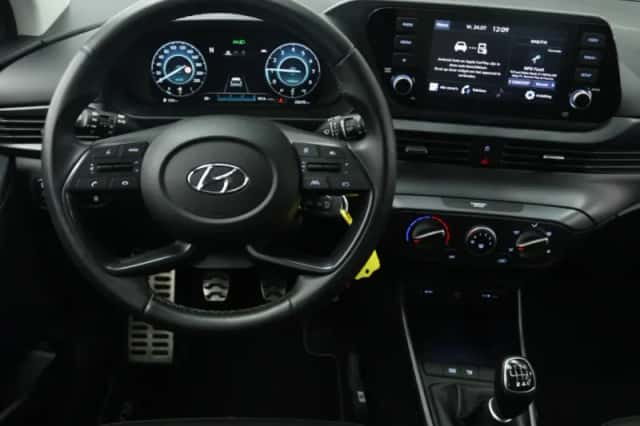 Hyundai Bayon (2022) thumbnail 3