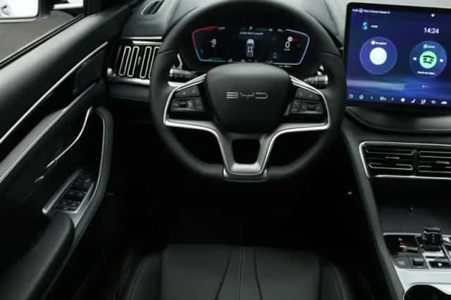 BYD Seal U (2025) thumbnail 4