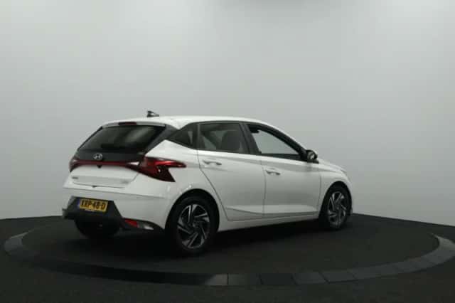 Hyundai i20 (2022) thumbnail 2