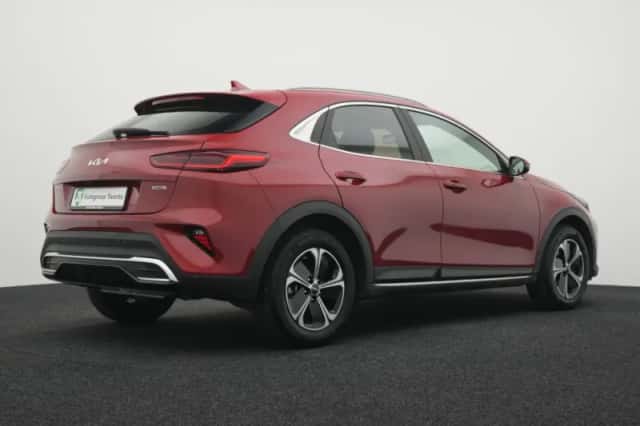 Kia XCeed (2024) thumbnail 2