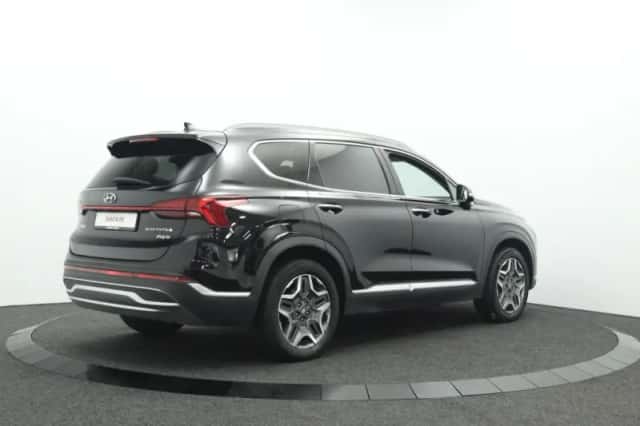 Hyundai Santa Fe (2023) thumbnail 2