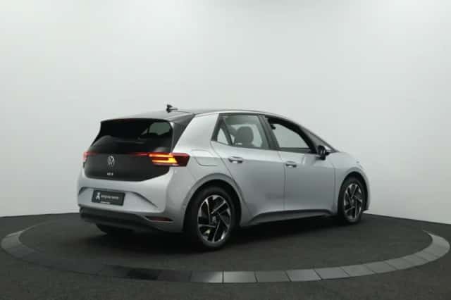 Volkswagen ID.3 (2024) thumbnail 2
