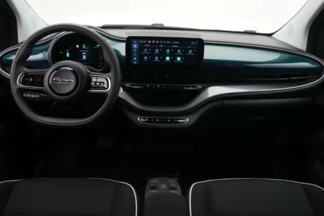 Fiat 500 (2023) thumbnail 3