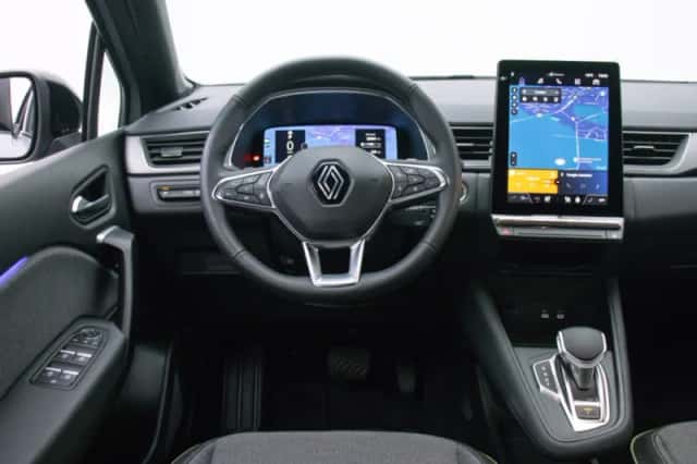 Renault Captur (2025) thumbnail 3