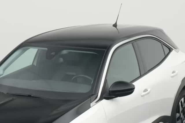 Opel Mokka-e (2022) thumbnail 6