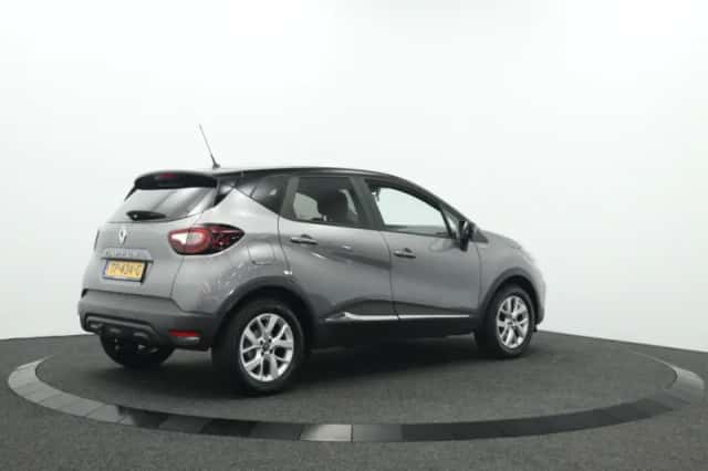 Renault Captur (2018) thumbnail 2
