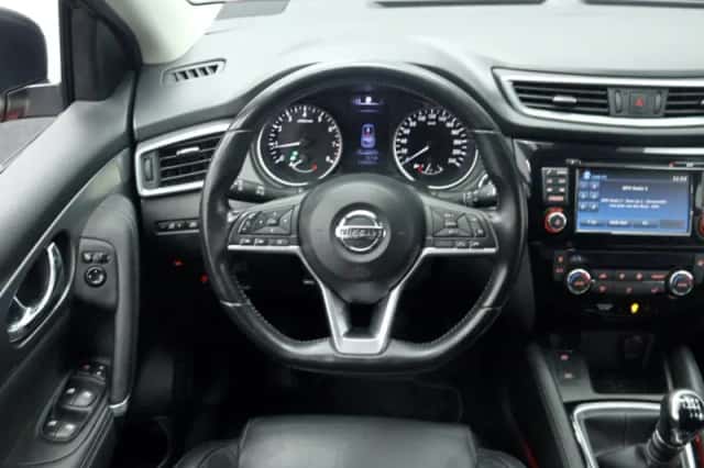 Nissan Qashqai (2019) thumbnail 3