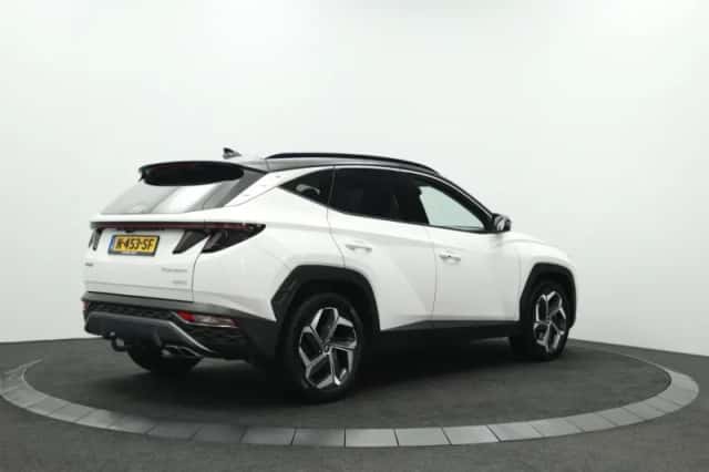 Hyundai Tucson (2022) thumbnail 2