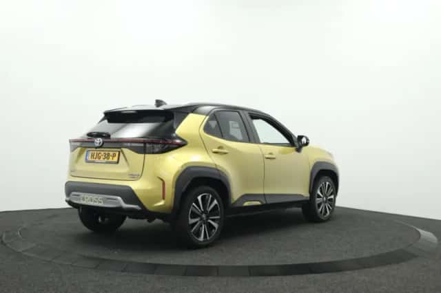 Toyota Yaris Cross (2022) thumbnail 2