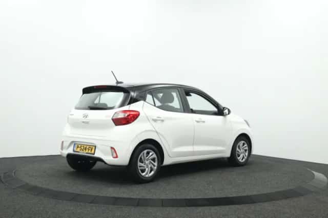Hyundai i10 (2022) thumbnail 2