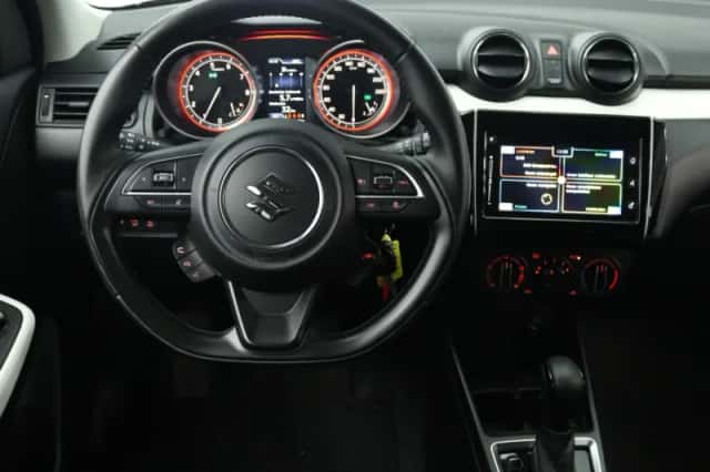Suzuki Swift (2024) thumbnail 3