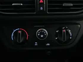 Hyundai i10 (2023) thumbnail 33