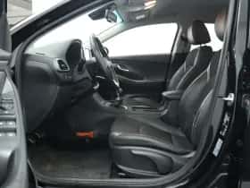Hyundai i30 (2018) thumbnail 16