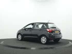 Toyota Yaris (2018) thumbnail 10