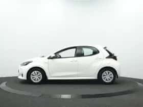 Toyota Yaris (2021) thumbnail 5