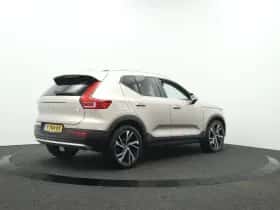 Volvo XC40 (2023) thumbnail 2