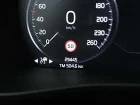 Volvo XC40 (2023) thumbnail 5