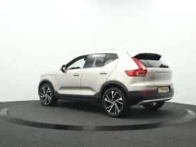 Volvo XC40 (2023) thumbnail 9