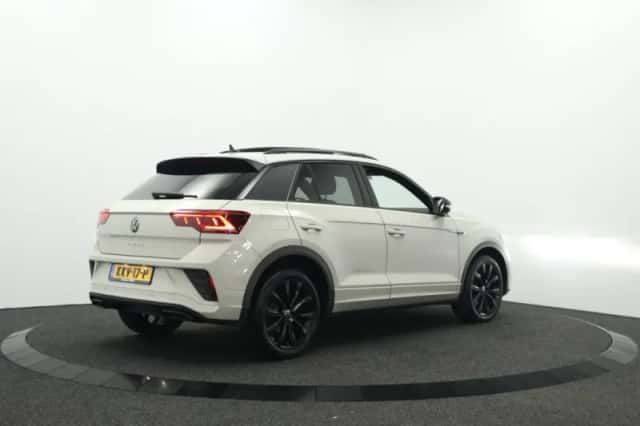 Volkswagen T-Roc (2022) thumbnail 2