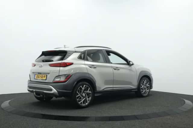 Hyundai Kona (2022) thumbnail 2
