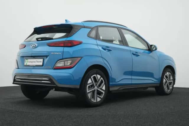 Hyundai Kona (2022) thumbnail 2