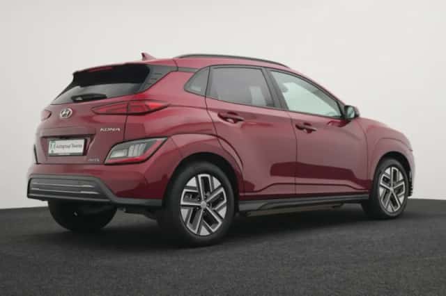 Hyundai Kona (2022) thumbnail 2