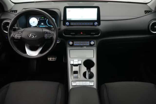 Hyundai Kona (2022) thumbnail 3