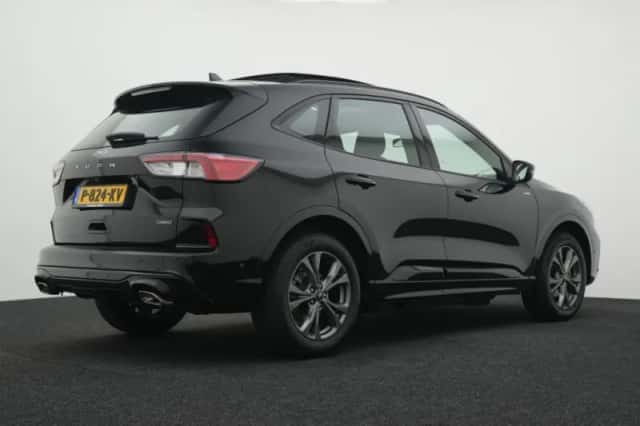 Ford Kuga (2022) thumbnail 2