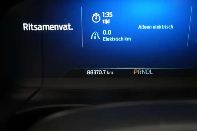 Ford Kuga (2022) thumbnail 4