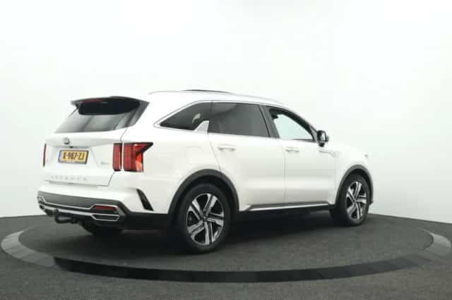 Kia Sorento (2021) thumbnail 2