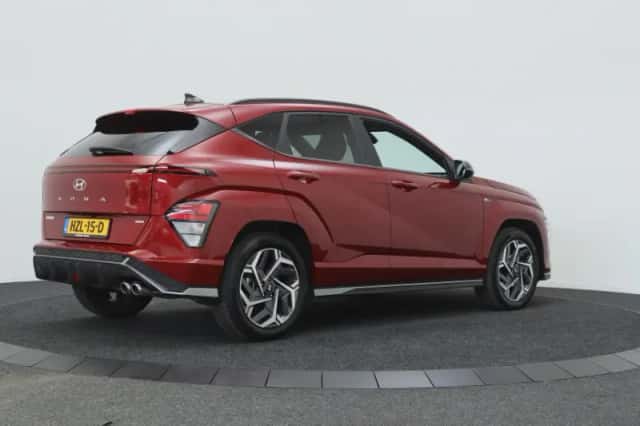 Hyundai Kona (2023) thumbnail 2